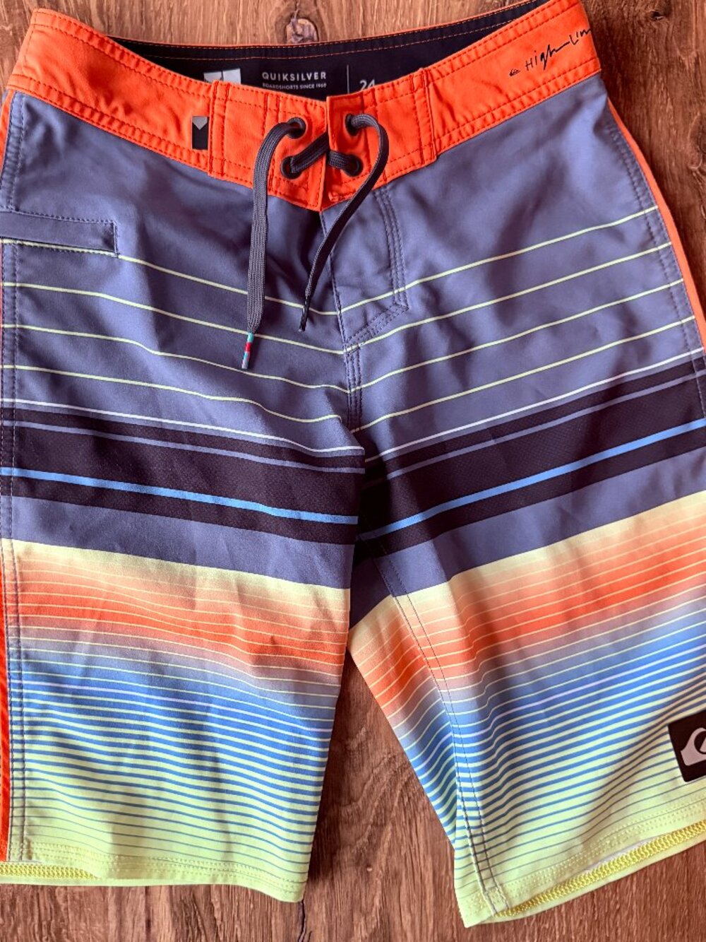 Quiksilver Highline Boys Size 24 Striped Board Shorts